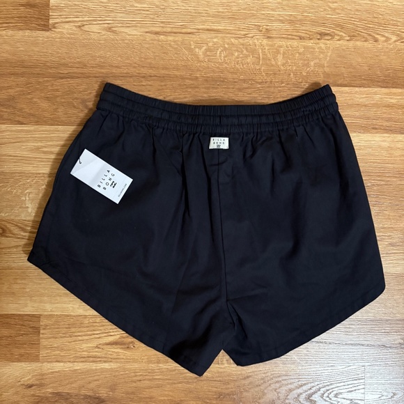 Billabong women’s Pipe Line Shorts - Picture 2 of 10